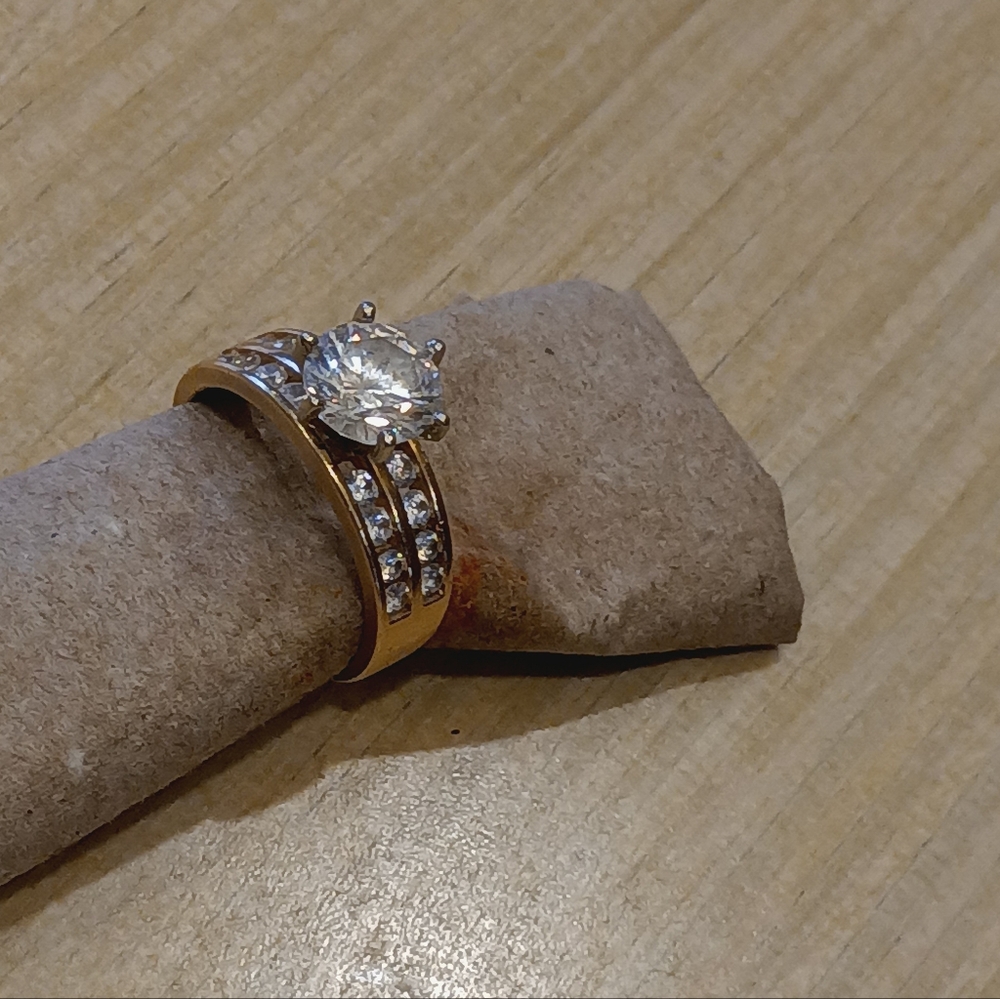 Women's engagement ring size 7
